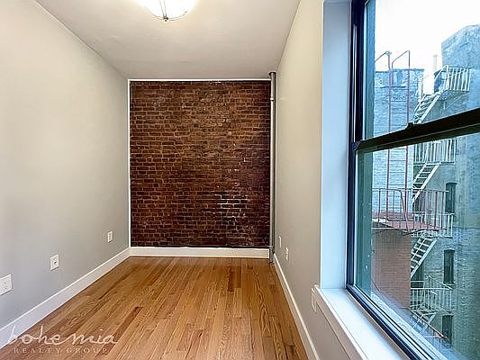 5th image of 121 Vermilyea Ave #3E