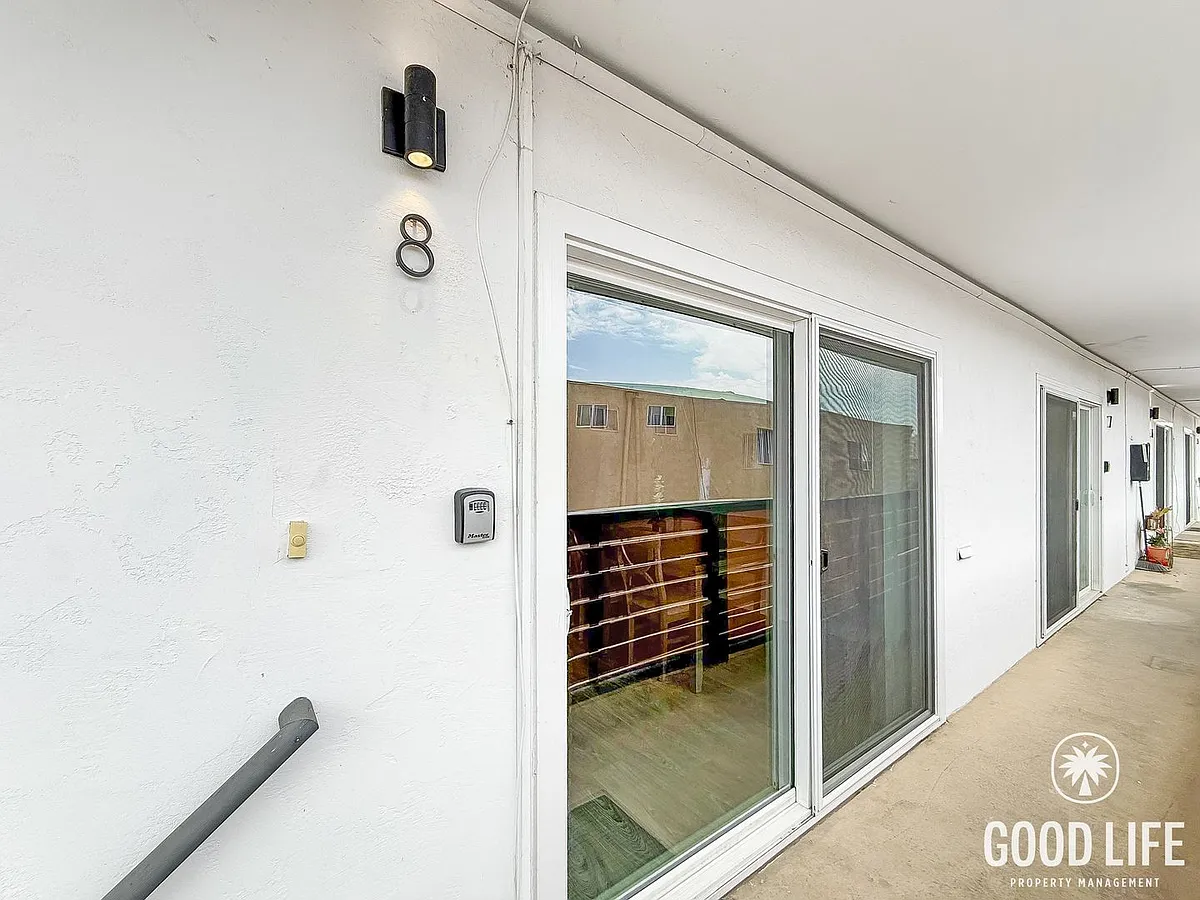 Building Photo - 49th St (Units 1-8)