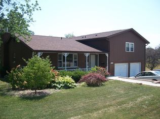 416 Sunnyslope Dr, Lawrenceburg, IN 47025