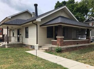 300 N 1st St, Zionsville, IN 46077