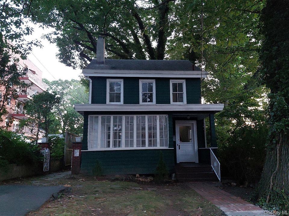 1st image of 36 4th Avenue