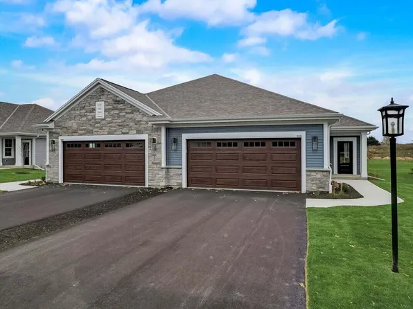 516 Hickory Hollow ROAD #0402, Waterford, WI 53185