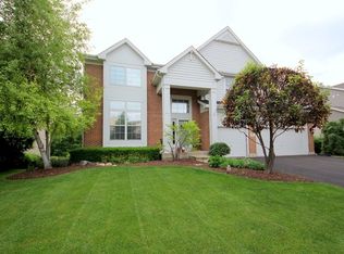 654 Sycamore St, Vernon Hills, IL 60061