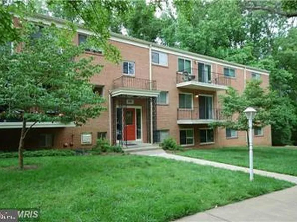 10681 Weymouth St APT 203, Bethesda, MD 20814