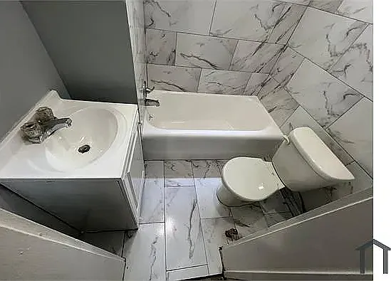 2 bed, 1000 sqft, $2,200 — Photo 3