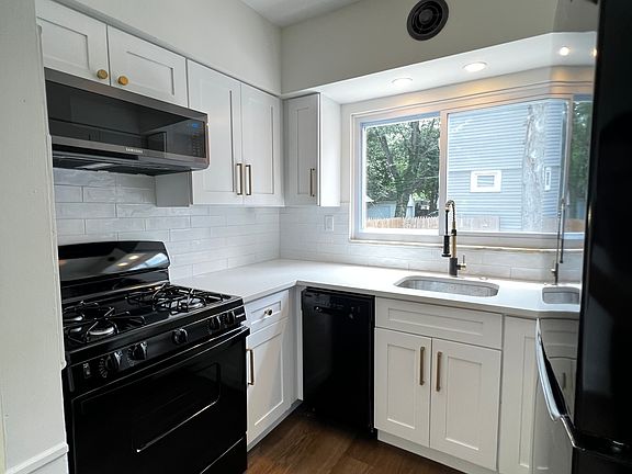 2nd image of 14721 Franklin Blvd #Dwn