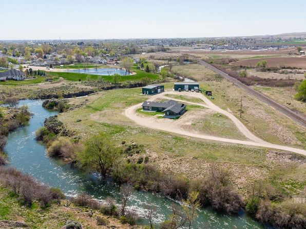 1300 N Big Tree Ln, Kuna, ID 83634