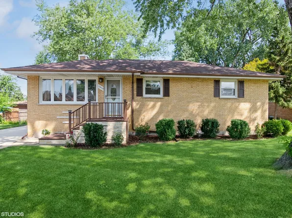 5418 W 83rd Pl, Oak Lawn, IL 60459