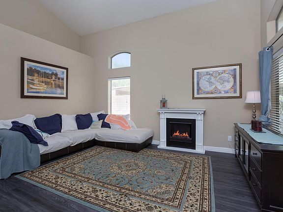 2nd image of 4157 E Tanzanite Ln