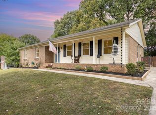 6214 Ropley Ct, Charlotte, NC 28211