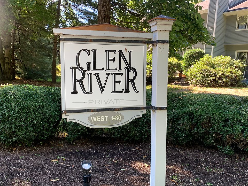 72 Glen View
