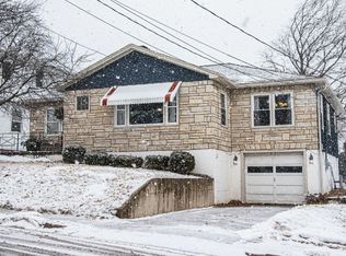 1818 Avoca St, Dubuque, IA 52001