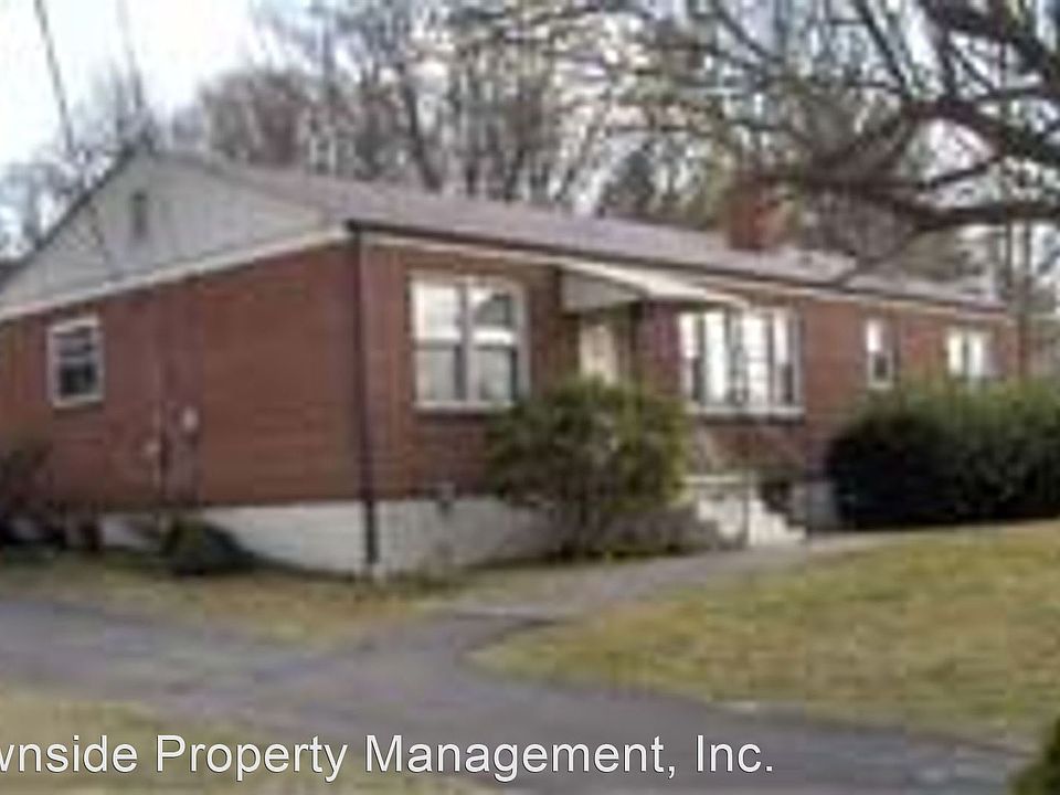 1st image of 410 Clay St SE