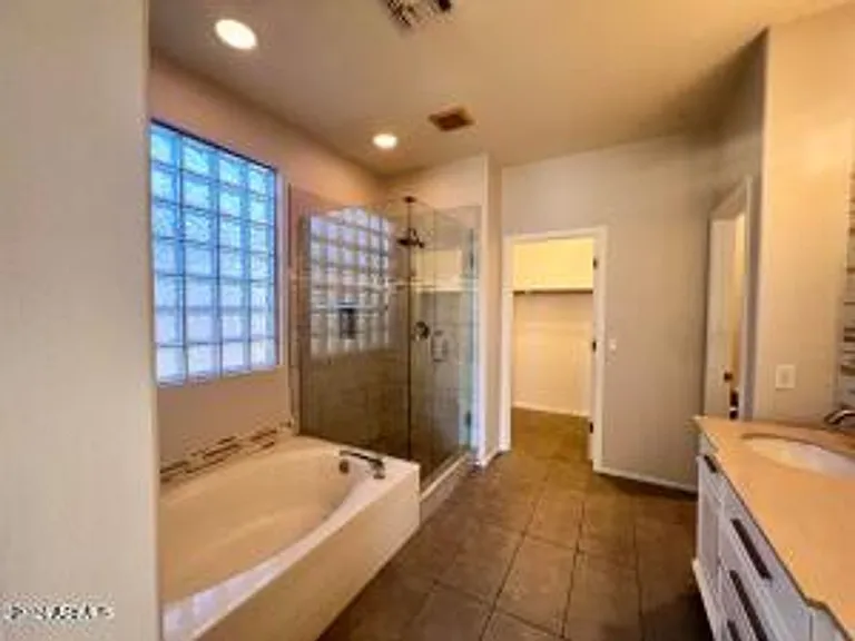 2821 E Tyson St — Photo 14