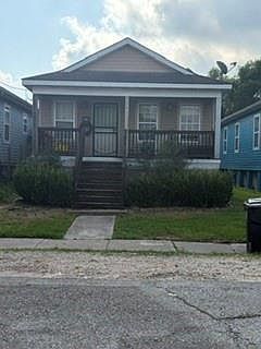 1st image of 1925 Alvar St