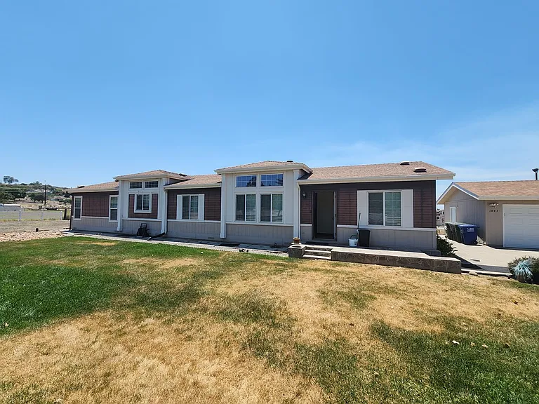 1843 Keyes Rd — Photo 4