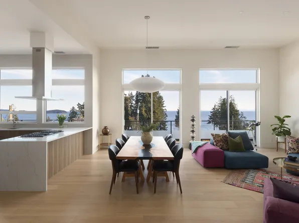 980 Gower Point Rd, Gibsons, BC V0N 1V0