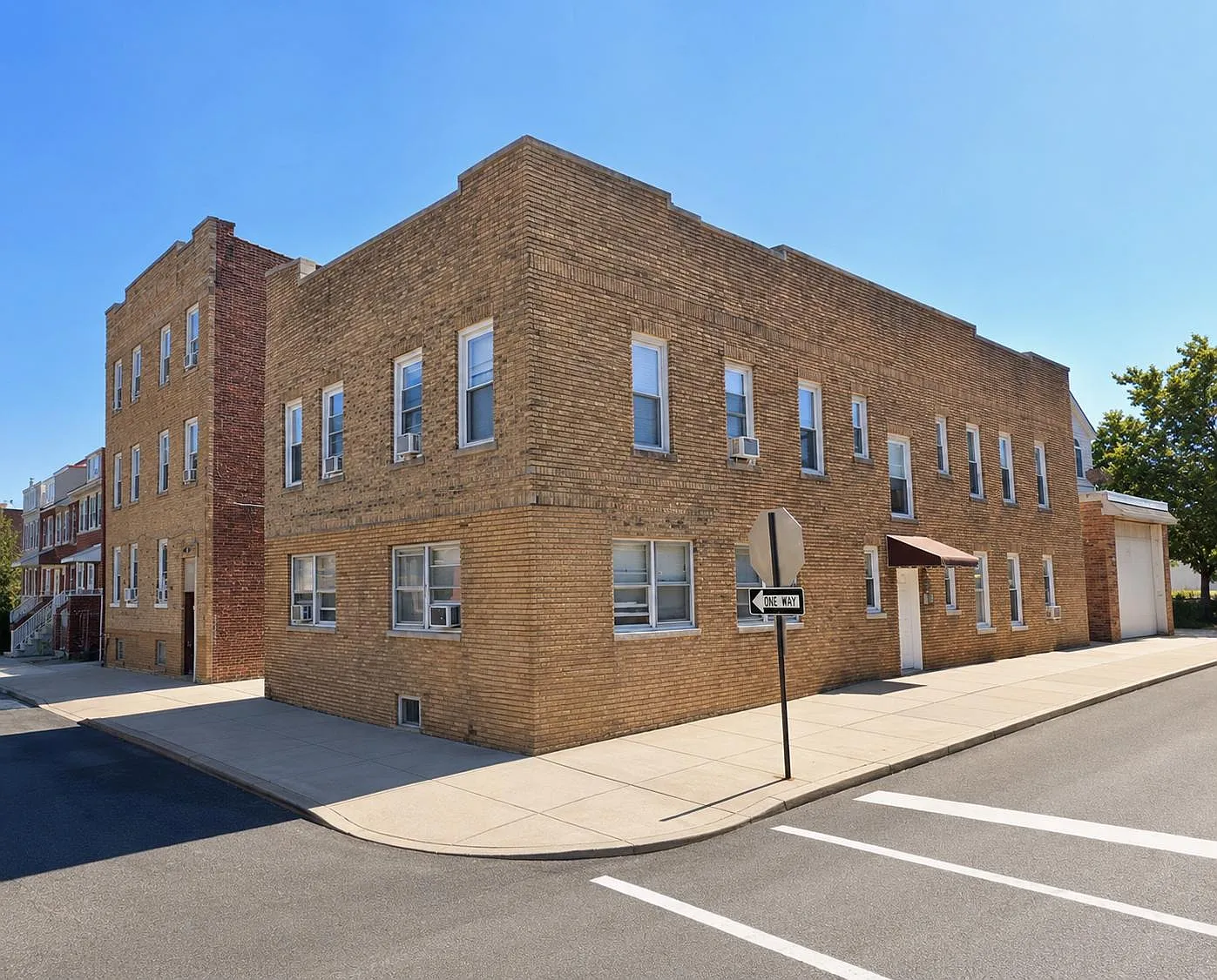 2 bed, 800 sqft, $2,000 — Photo 1