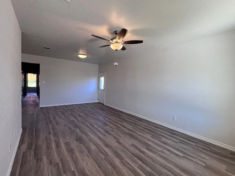 111 Levi Ct — Photo 5