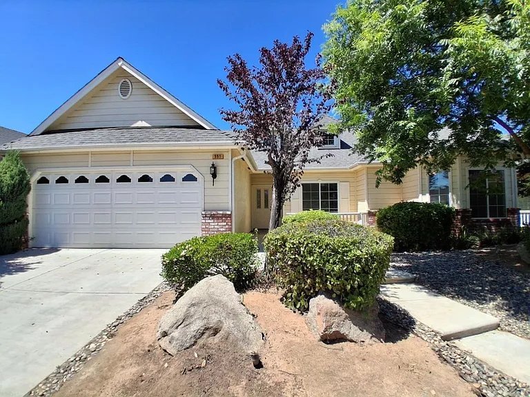 551 Lester Ave — Photo 6