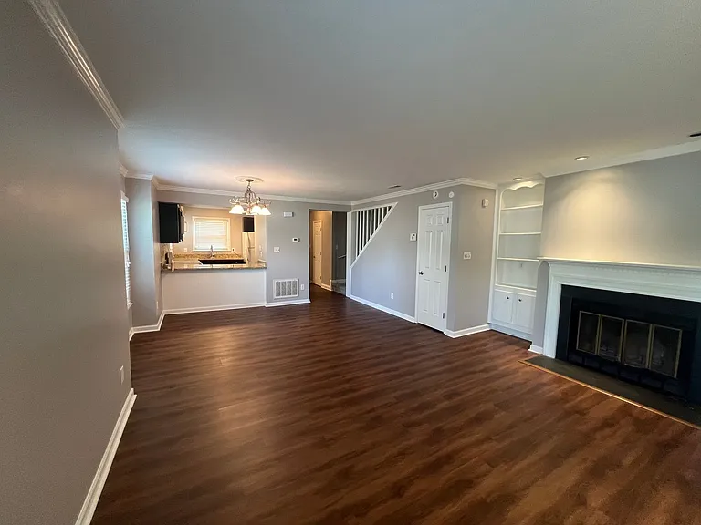 4460 Roller Ct — Photo 10