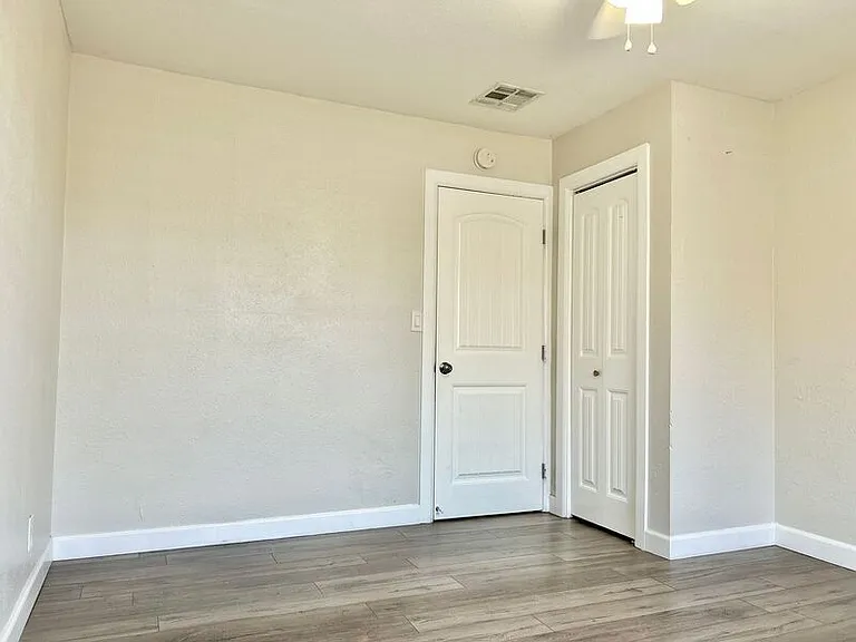 281 S California St — Photo 28