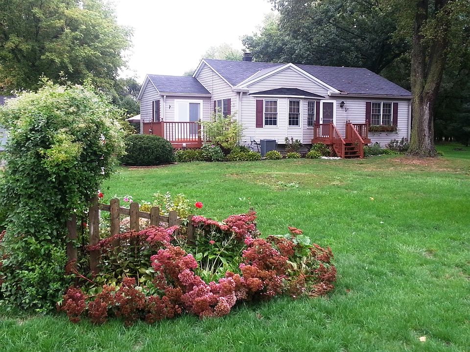 1st image of 4637 Lucas Ct