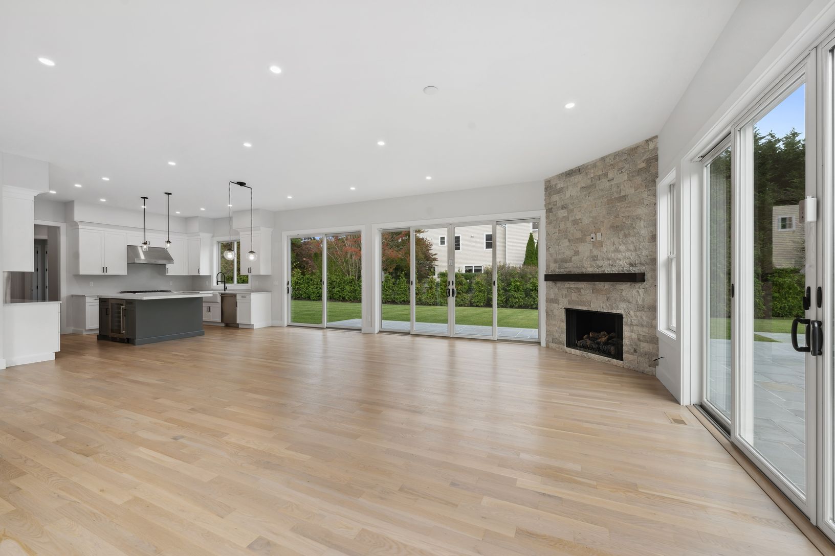  GREAT ROOM