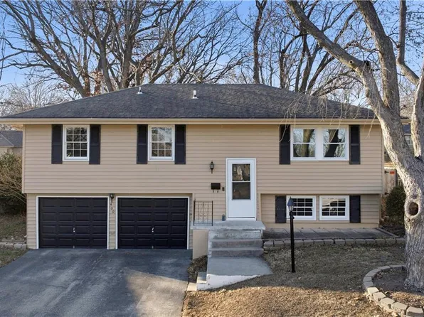 400 NE Sharon Dr, Lees Summit, MO 64063