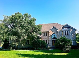 95 Gaelic Ct, Inverness, IL 60010