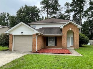 806 Bellflower Cir, Raeford, NC 28376