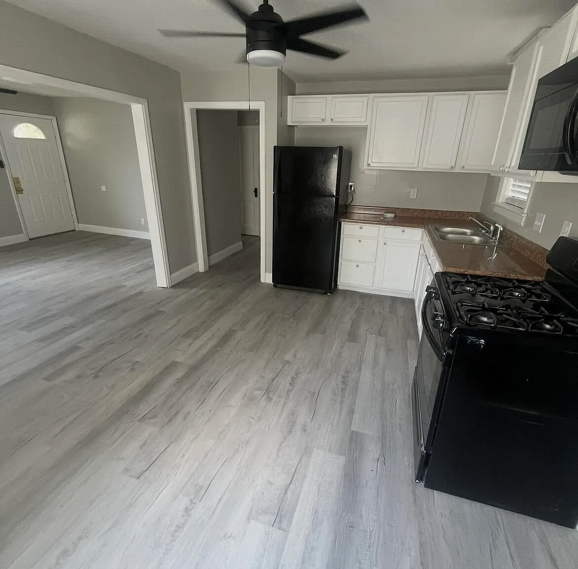 2 bed, 1.0 bath, 768 sqft, $1,200 — Photo 3