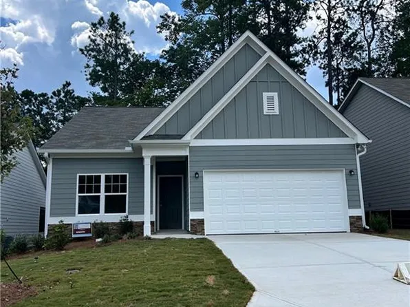 366 Cedar Hill Dr, Dallas, GA 30132