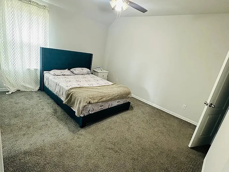 1901 Barnhill Ln — Photo 5
