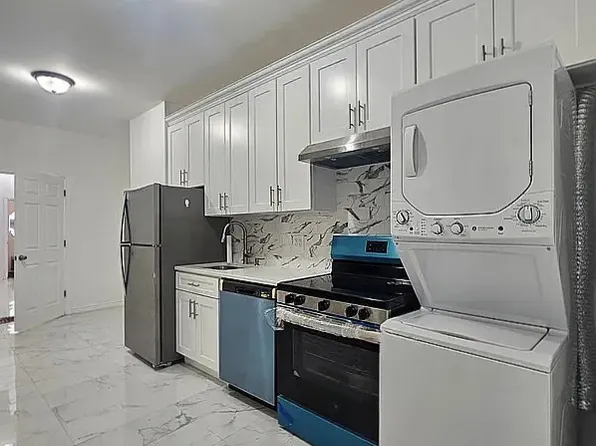 23-50 31st Avenue image 1 of 9