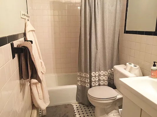 Rented by Dwell Residential Inc | media 23