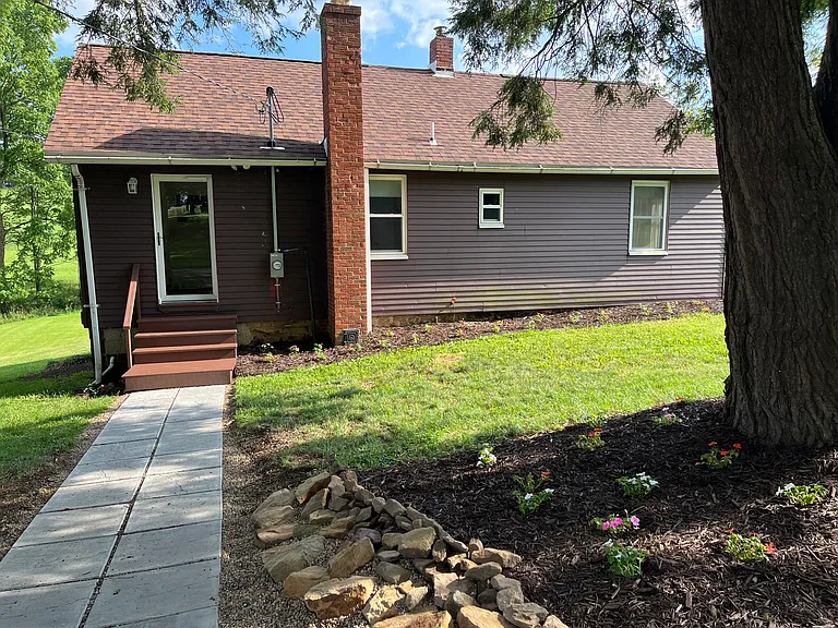 539 1/2 Scott Ridge Rd — Photo 1