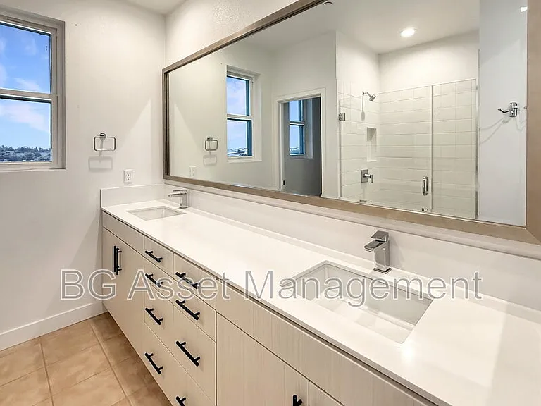 3909 Wattling St — Photo 28