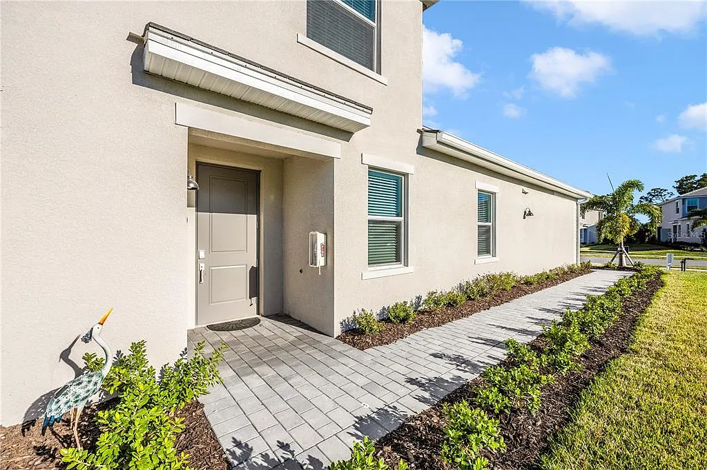 3 bed, 2.0 bath, 1789 sqft, $5,500 — Photo 1