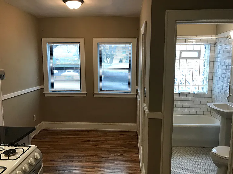 451 Fairview Ave N — Photo 6