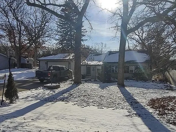 29939 Circle Dr, Burlington, WI 53105