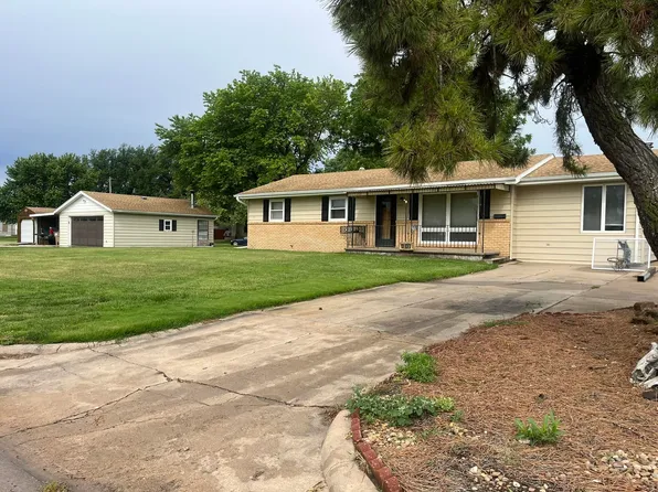 1213 Random Rd, Hoisington, KS 67544