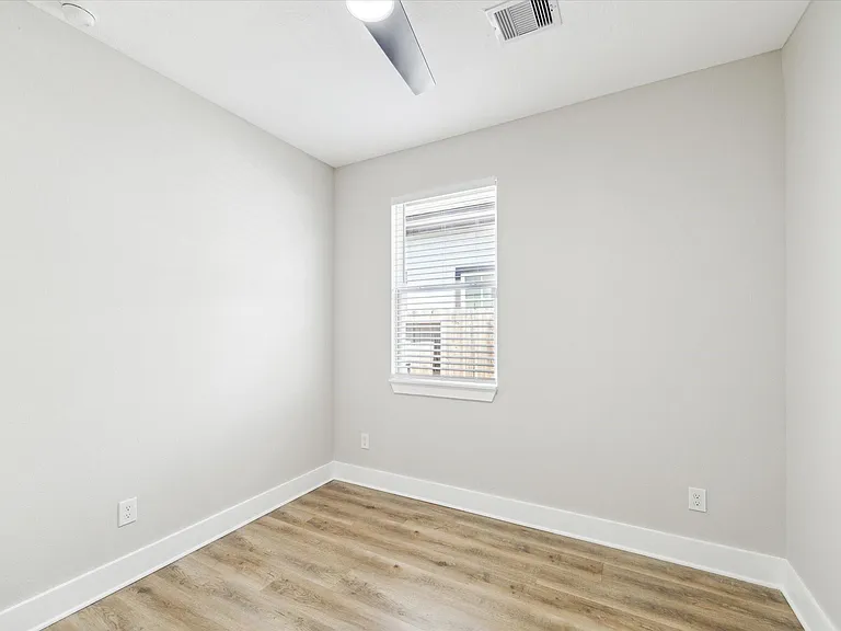 8130 Sunbury St — Photo 7