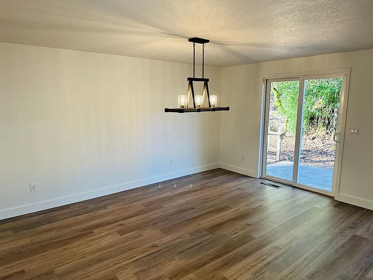 18820 NE Sunrise Ln — Photo 9