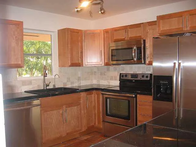 5910 NE 21st Way — Photo 6