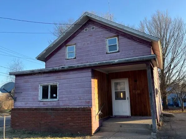 27 Front St, Malone, NY 12953
