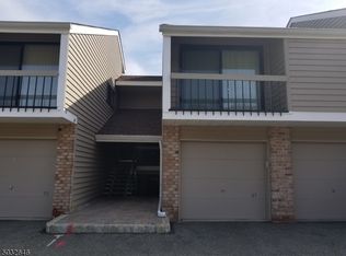 67 Overlook Dr #1605, Clinton, NJ 08809