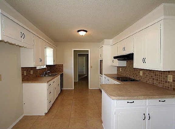 3rd image of 6716 S 254 East Ave