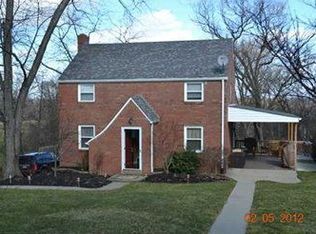 39 Forest Grove Rd, Coraopolis, PA 15108