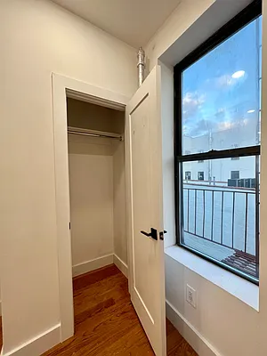 Rented by Zjama Realty Corp | media 14